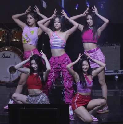 ITZY - Ryujin