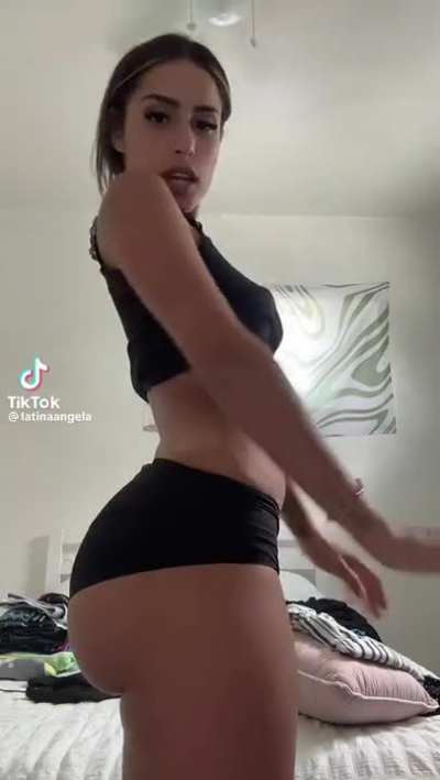 @latinaangela
