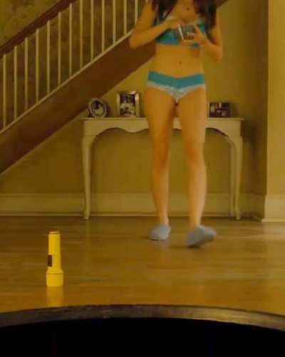 Alison Brie 