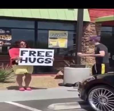 Free Hugs