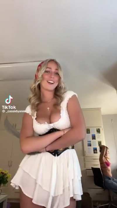 @_cassidyanne