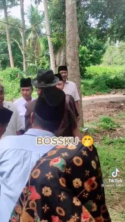 Najib acting as his dad, Tun Razak in a drama called Tunjang