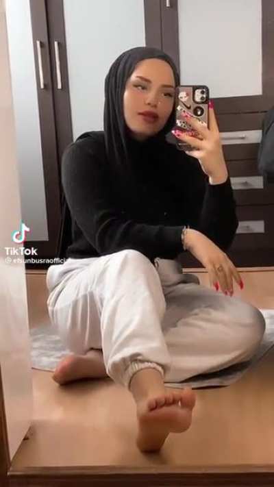 Soles @efsunbusraofficial