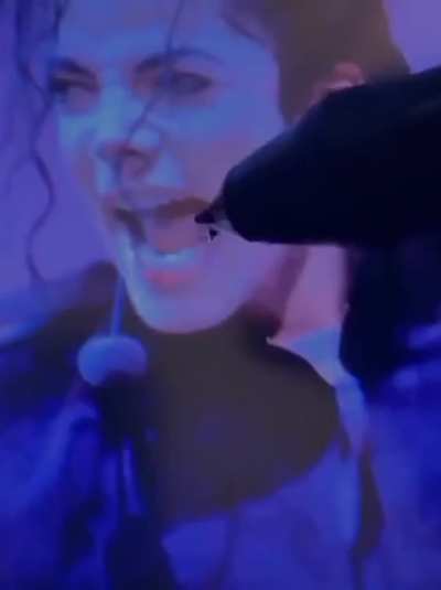 Mj