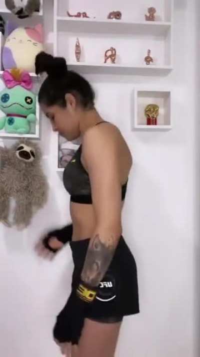Polyana Viana