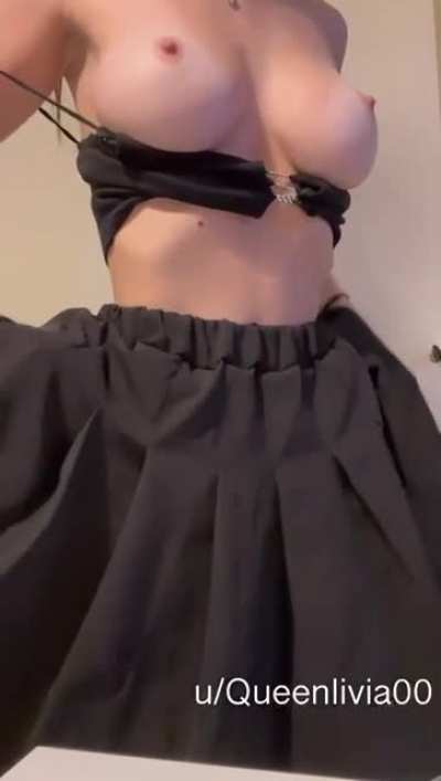 I love this skirt, reminds me of school