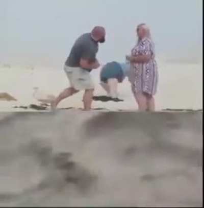 She had one job to do and that was to take a video of her sister’s engagement