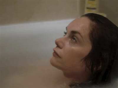 Ruth Wilson masturbating in the tub (True Things)