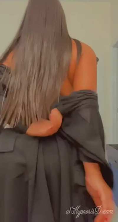 Shaking it for your pleasure. (F35)