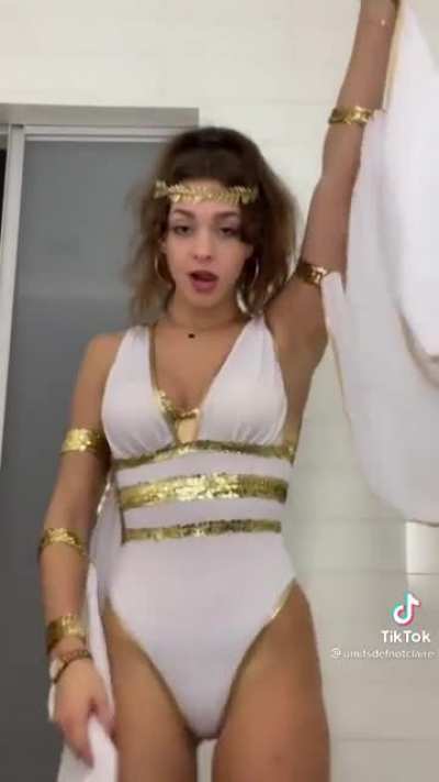 What would you do for 30 mins with her (subreddit below)