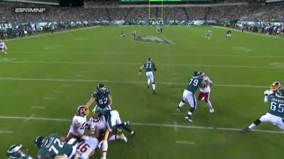 [Highlight] Wentz turns nothing into something vs. Skins (2017)