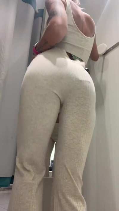 little strip in the dressing room for you) pleasure waching!