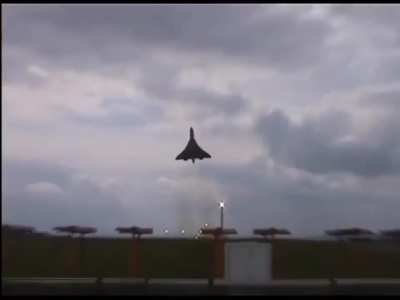 Rare takeoff footage of concorde compilation...yeah I'm convinced it's a fighter jet😂