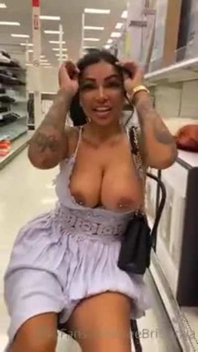 Riding a Dildo in da store 😅🥰