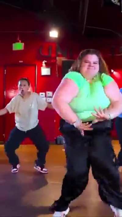 Rude Boy - Rihanna (Makes Me So Happy to See Lizzy Confident Like a Boss)