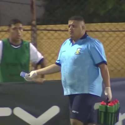 Nem o cara da água escapou do juiz 