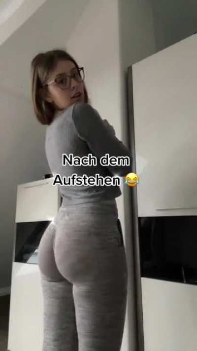 German TikTok thot emmi kri 🍑🥵