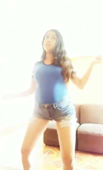 Alessa L 37
