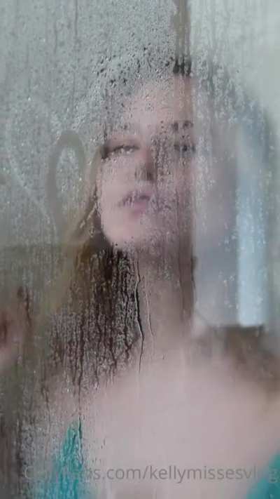 „Habe für die nächsten Tage ein paar Fotos aus der Dusche geshootet, hehe“ - kel