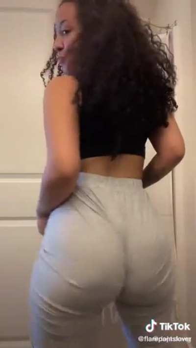 The grey sweats tho
