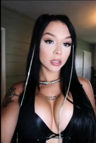 Cora Jade 