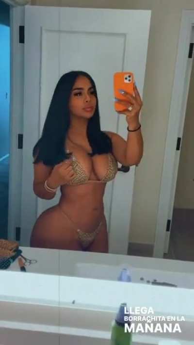 👙🍑🤳🏻