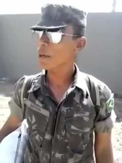 Ele ta vivo clã