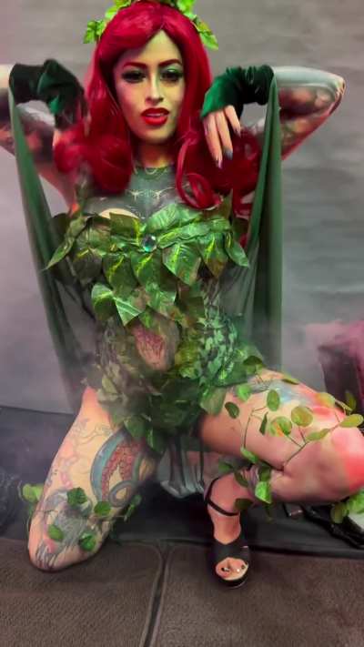Poison Ivy trying to seduce you [Batman] by (Ange<wbr>laCia<wbr>nuro)