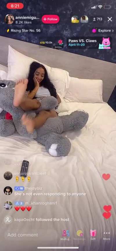 @anniemigueras