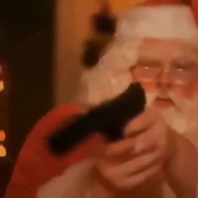 SaNtA claUs iS a seRiaL kiLleR