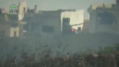 Ahrar al-Sham blowing up an Assad T72 tank in the northeastern Hama countryside