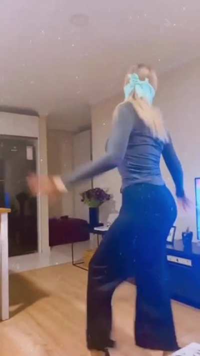 Hande Sarıoğlu