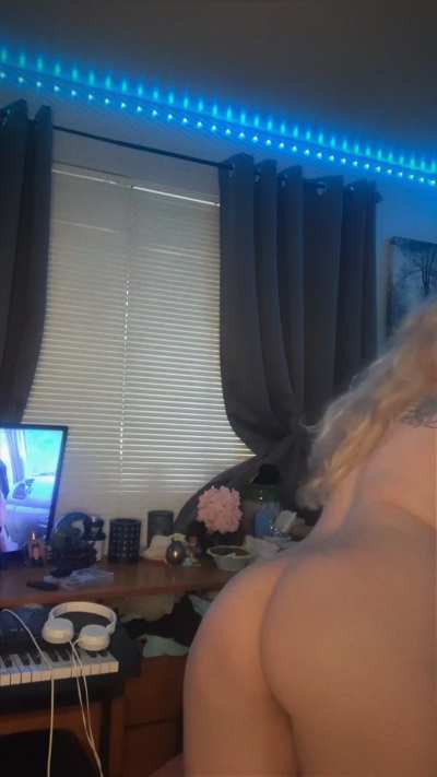 Wanna take a ride on ur disco stick