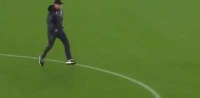 How Spurs fans will celebrate after Arsenal lose to Palace, West Ham and Burnley in the final 3 matchdays to bottle the league (they got relegated)