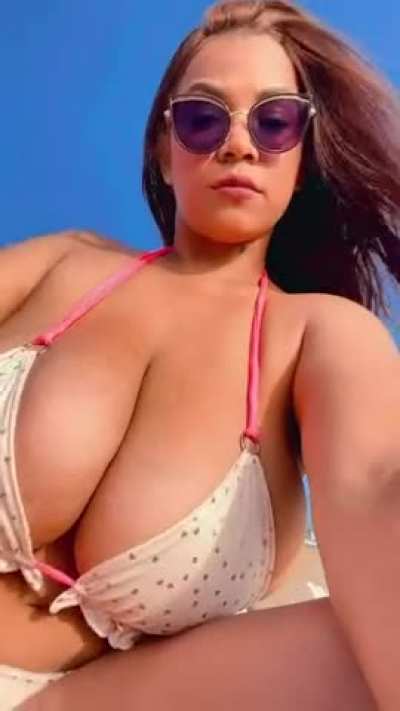 Looking extremely full in that bikini 😍