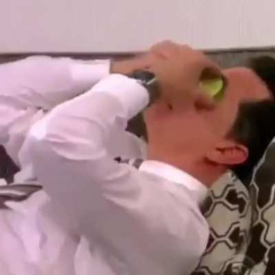😭
