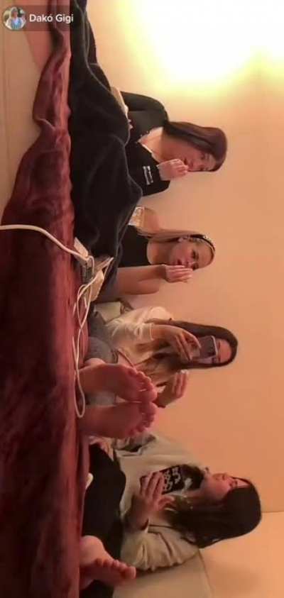 4 friends 8 soles