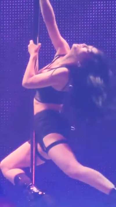 TWICE - Momo