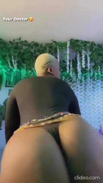 D⚫🍑🖤👏J