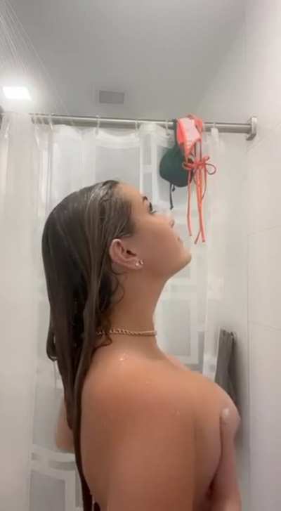 breckie nude
