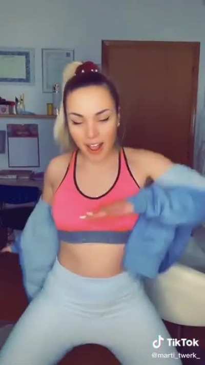 Body shake 🥰🥰