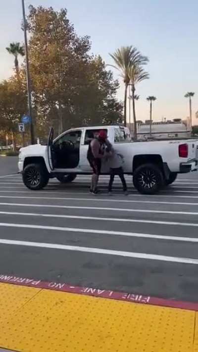 Little guy in big truck vs Big guy in Smartcar