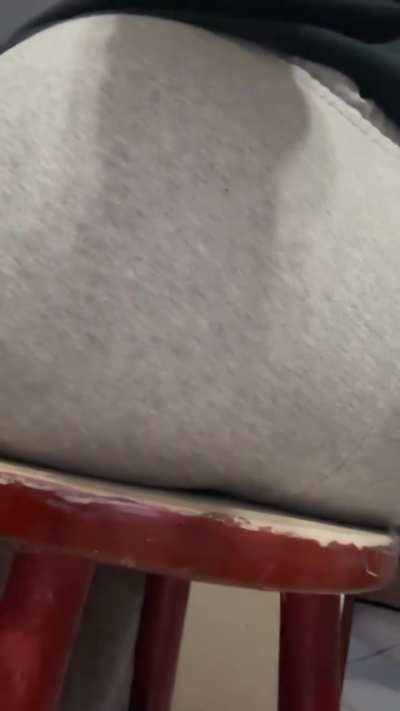 Chair farts