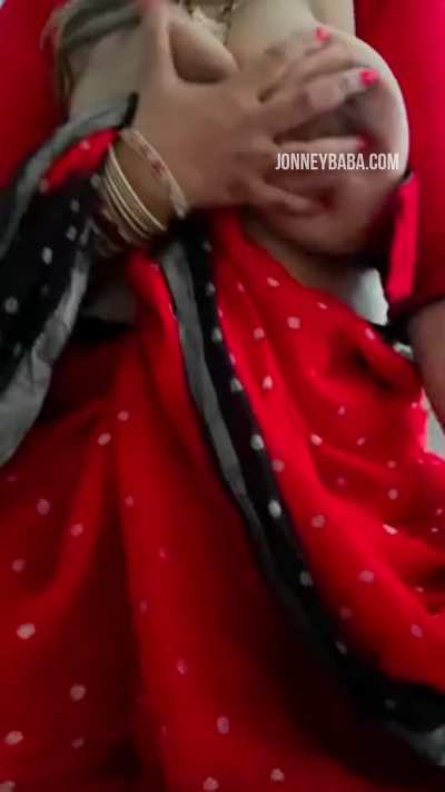 Desi Milfy bhabhi with saree bloues show