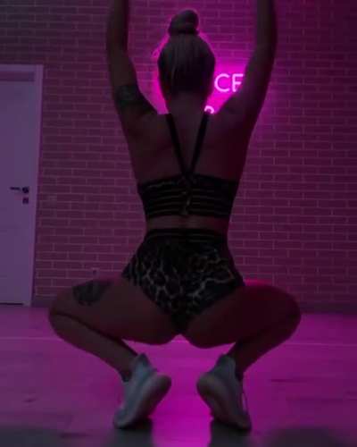 I have not seen her move with such energy for a long time!!!also she turned 23 couple days ago