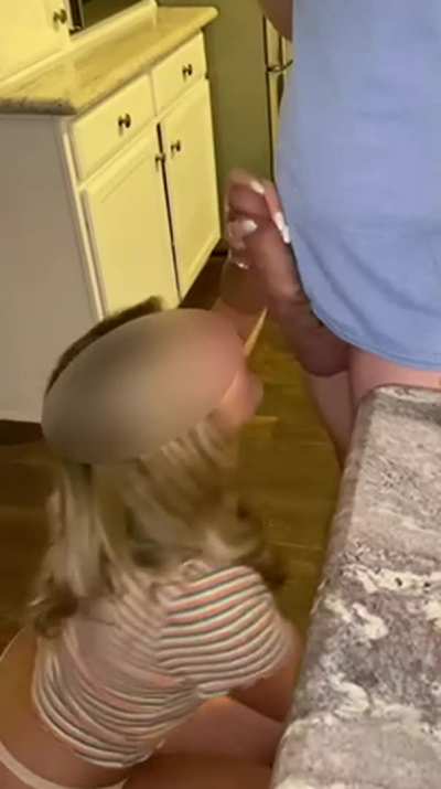 What do you call a girl who doesn’t suck dick? You don’t… you call me instead 😝