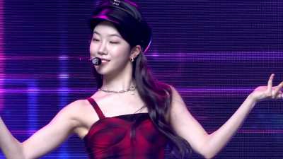 kazuha - le sserafim - aka my first bias in kpop - MCOUN<wbr>TDOWN<wbr>_2022<wbr>.5.26 edit 'FEARLESS'