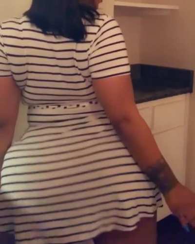 some fun in a sundress twerk