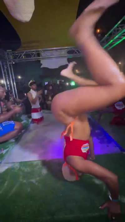 Wata Passa Passa (@que<wbr>enchi<wbr>psta)