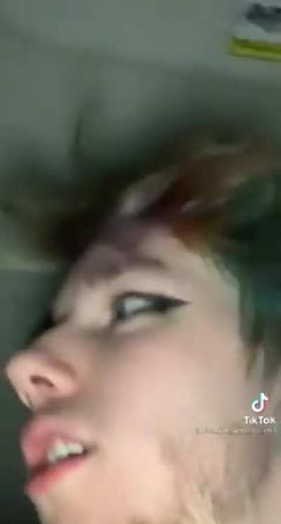 For those of you who like tiktoks with vine energy